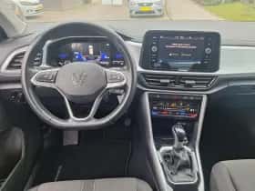 Volkswagen T-Roc (2024) thumbnail 8