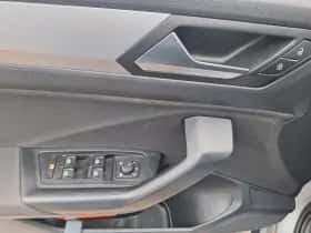 Volkswagen T-Roc (2024) thumbnail 10