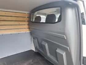 Volkswagen Transporter (2023) thumbnail 23