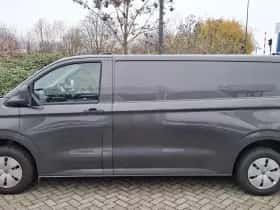 Volkswagen E-Transporter (2025) thumbnail 2