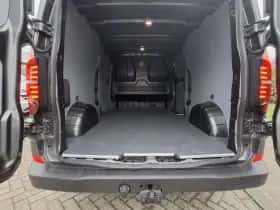 Volkswagen E-Transporter (2025) thumbnail 10