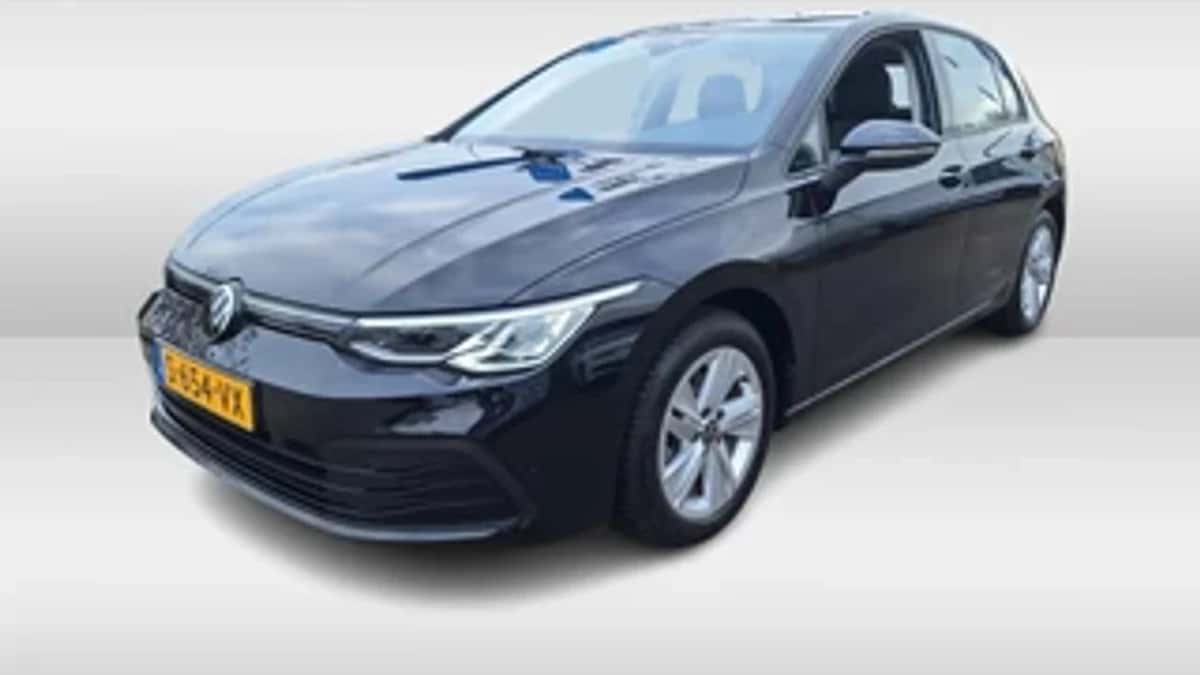 Volkswagen Golf (2023) — foto 1