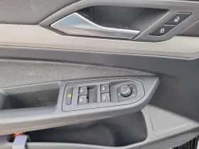 Volkswagen Golf (2023) thumbnail 10