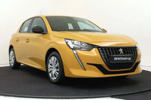 Peugeot 208 (2023) thumbnail 3