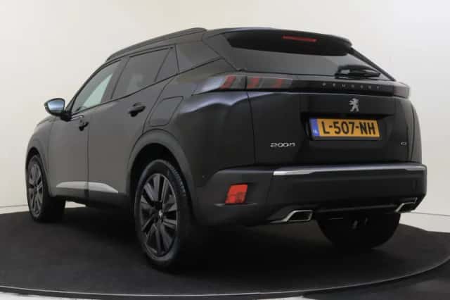 Peugeot 2008 (2021) thumbnail 3