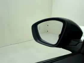 Peugeot e-2008 (2022) thumbnail 28