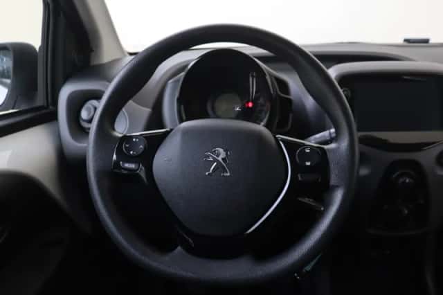 Peugeot 108 (2021) thumbnail 6