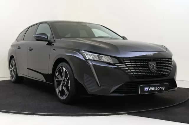 Peugeot 308 (2022) thumbnail 3