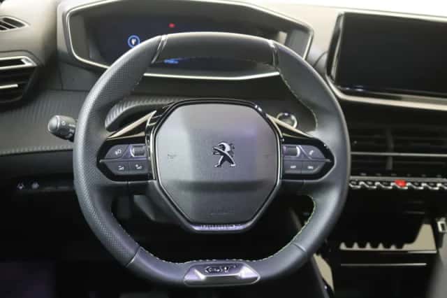 Peugeot e-2008 (2023) thumbnail 6