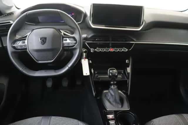 Peugeot 208 (2024) thumbnail 5