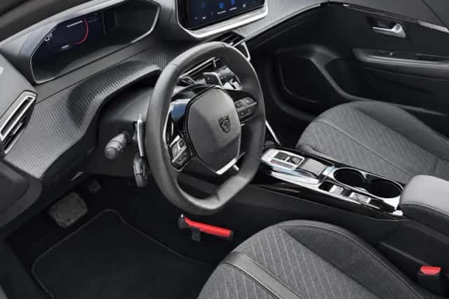 Peugeot 208 (2025) thumbnail 4