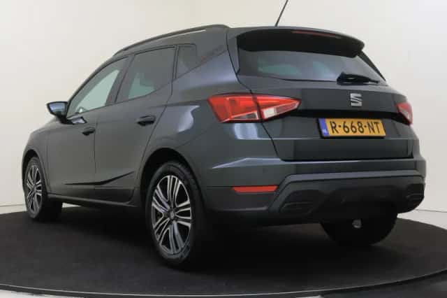 SEAT Arona (2022) thumbnail 4