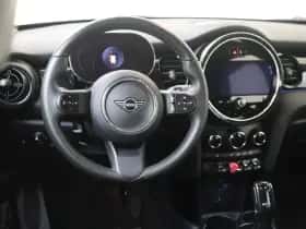 MINI Cooper (2023) thumbnail 6