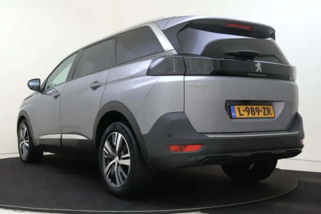 Peugeot 5008 (2021) thumbnail 4