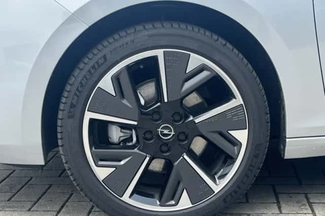 Opel Astra (2025) thumbnail 5