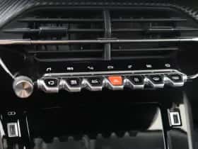 Peugeot 2008 (2020) thumbnail 28