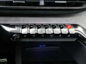 Peugeot 3008 (2021) thumbnail 28