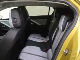 Opel Astra (2022) thumbnail 12