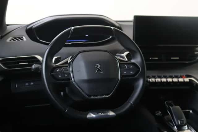 Peugeot 3008 (2022) thumbnail 6