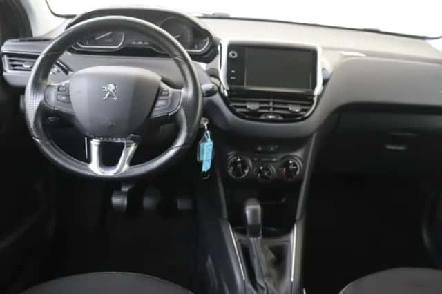 Peugeot 208 (2016) thumbnail 5