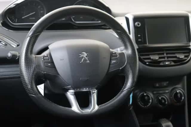 Peugeot 208 (2016) thumbnail 6
