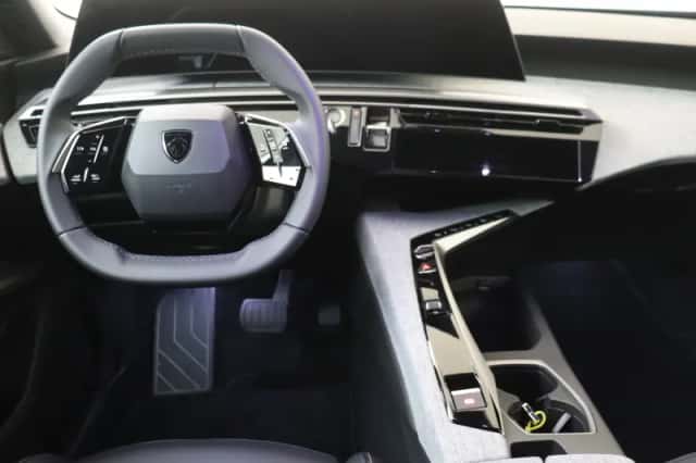 Peugeot E-5008 (2025) thumbnail 5