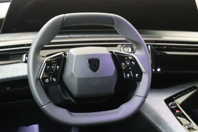 Peugeot E-5008 (2025) thumbnail 6