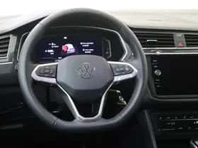 Volkswagen Tiguan (2021) thumbnail 6