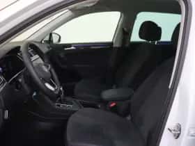 Volkswagen Tiguan (2021) thumbnail 10