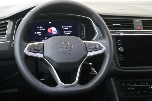 Volkswagen Tiguan (2021) thumbnail 6