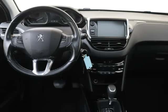 Peugeot 2008 (2017) thumbnail 4