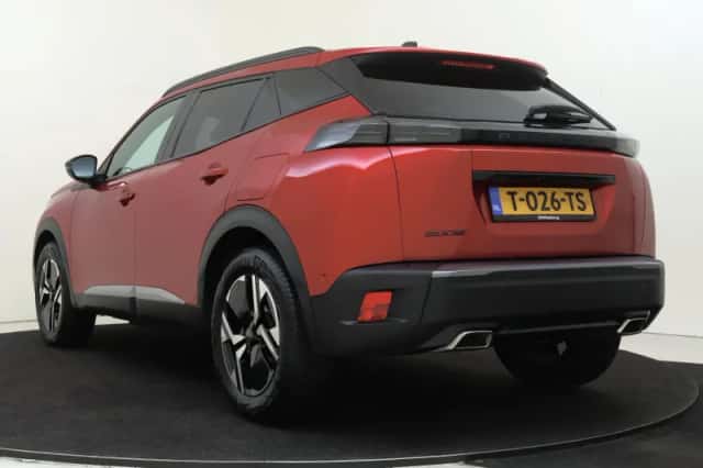 Peugeot 2008 (2023) thumbnail 4