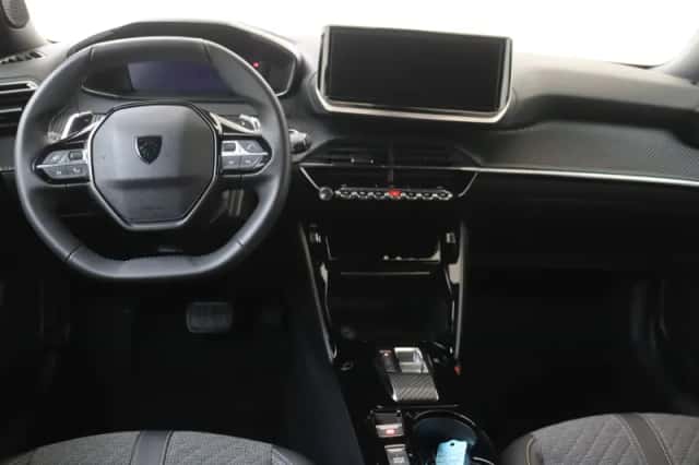 Peugeot 2008 (2023) thumbnail 5