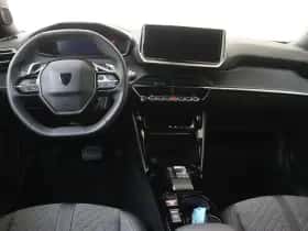 Peugeot 2008 (2023) thumbnail 5
