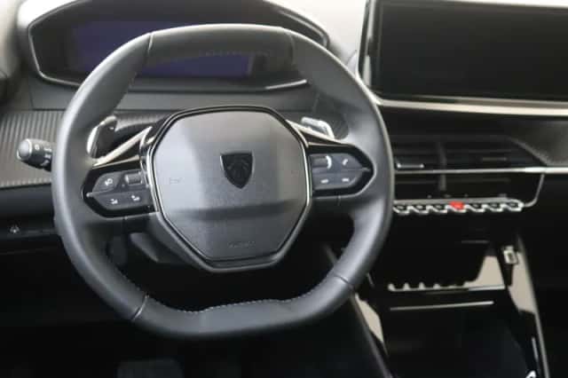 Peugeot 2008 (2023) thumbnail 6