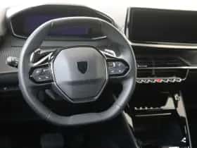 Peugeot 2008 (2023) thumbnail 6