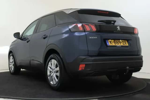 Peugeot 3008 (2021) thumbnail 4
