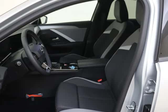 Opel Astra (2025) thumbnail 3
