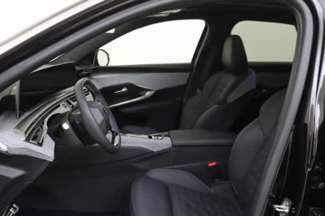 Peugeot e-3008 (2025) thumbnail 4