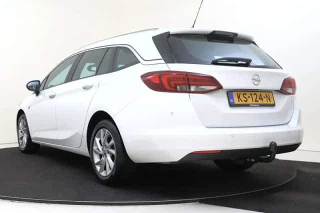 Opel Astra (2016) thumbnail 4