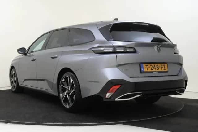 Peugeot 308 (2023) thumbnail 4
