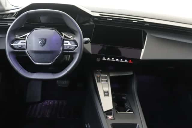Peugeot 308 (2023) thumbnail 5