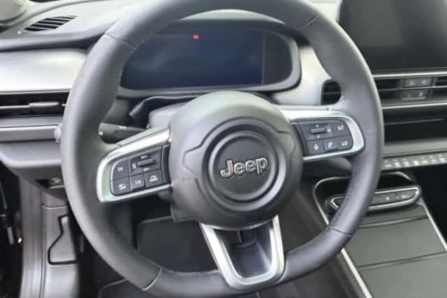 Jeep Avenger (2024) thumbnail 6