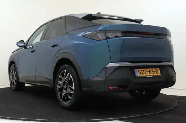 Peugeot 3008 (2024) thumbnail 4