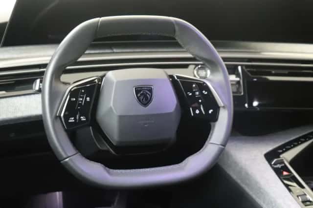 Peugeot 3008 (2024) thumbnail 6