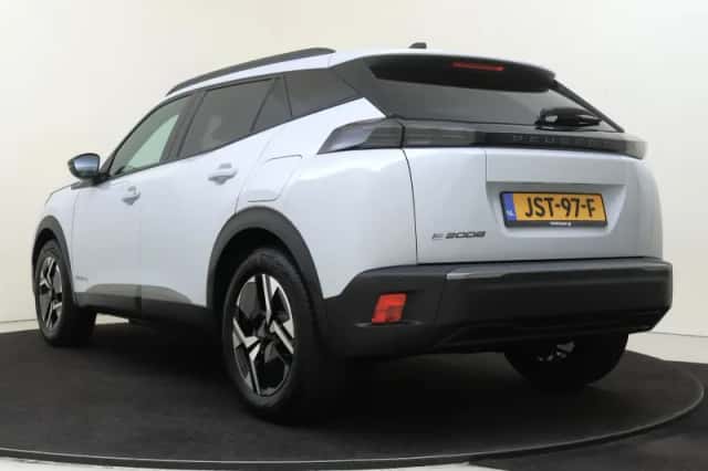 Peugeot e-2008 (2025) thumbnail 4