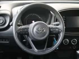 Toyota Aygo (2023) thumbnail 6