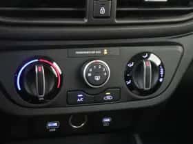 Hyundai i10 (2024) thumbnail 18