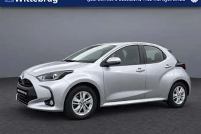 Toyota Yaris (2024) thumbnail 1