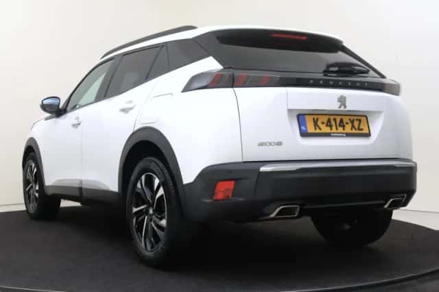 Peugeot 2008 (2021) thumbnail 4